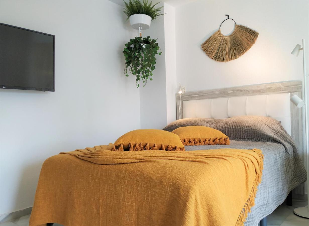 Apartmán Dona Carlota Gardens, Sea Views, Pool, Restaurant Torremolinos Exteriér fotografie